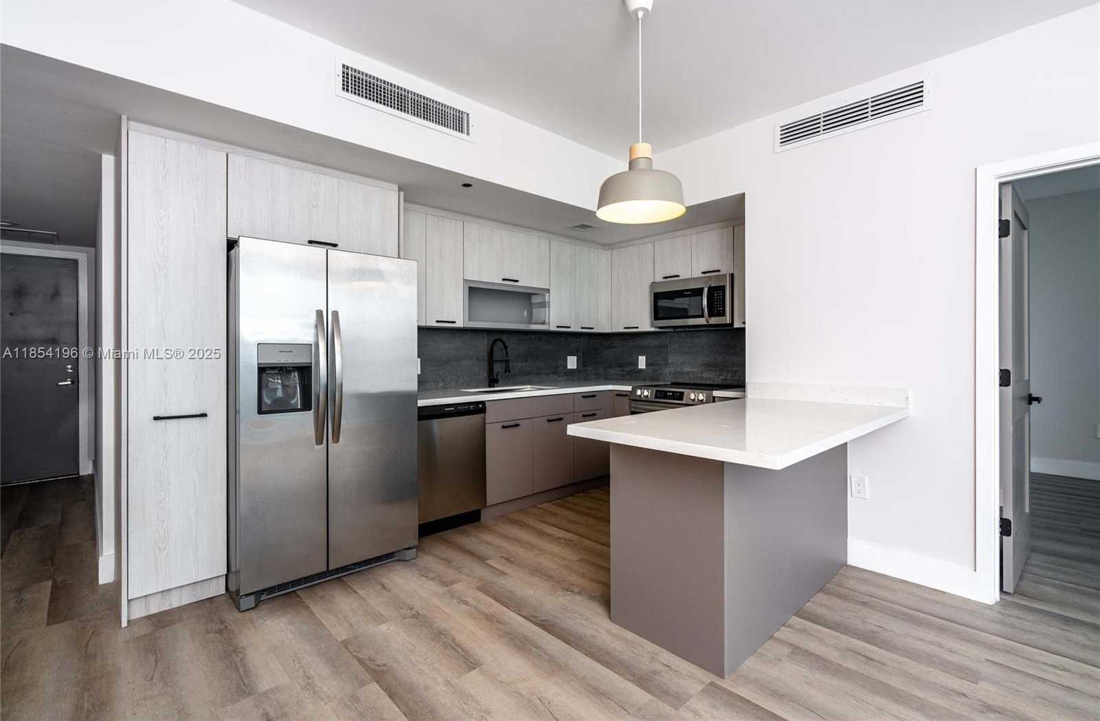 Small Image of 950 BRICKELL BAY DR #4007, Miami Number 5