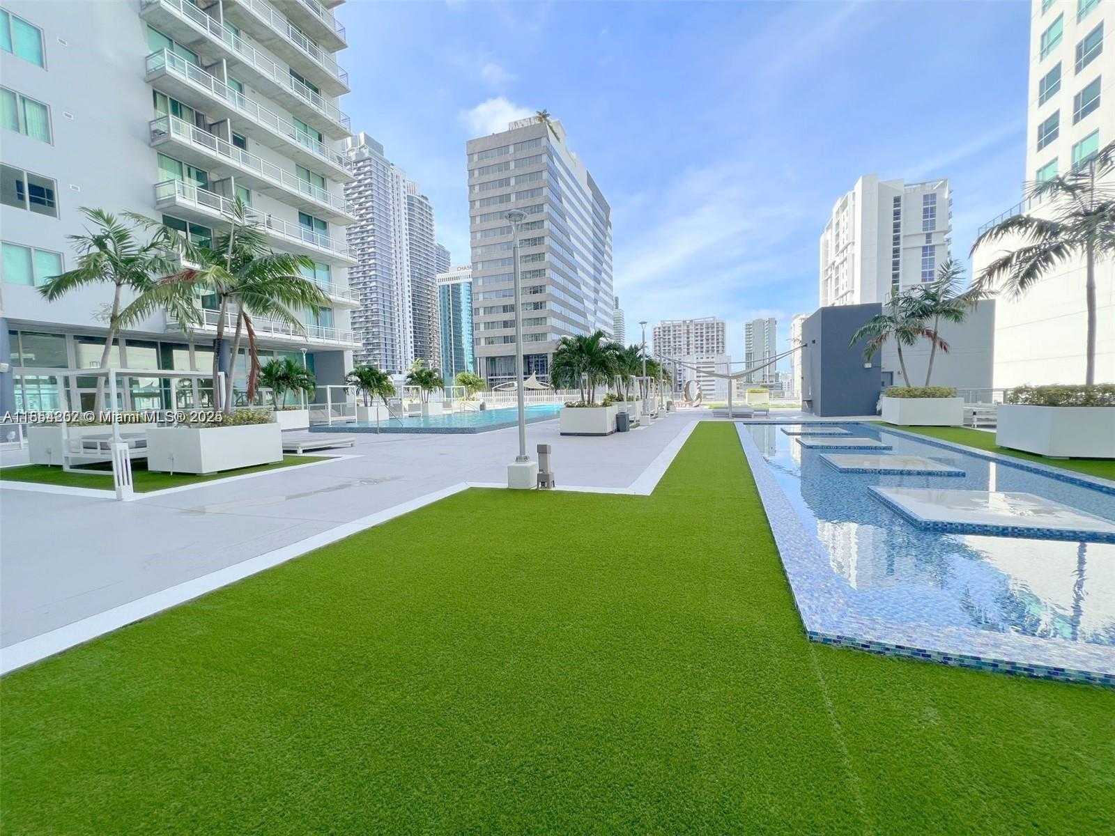 Small Image of 690 SOUTH WEST 1ST CT #1032, Miami Number 14