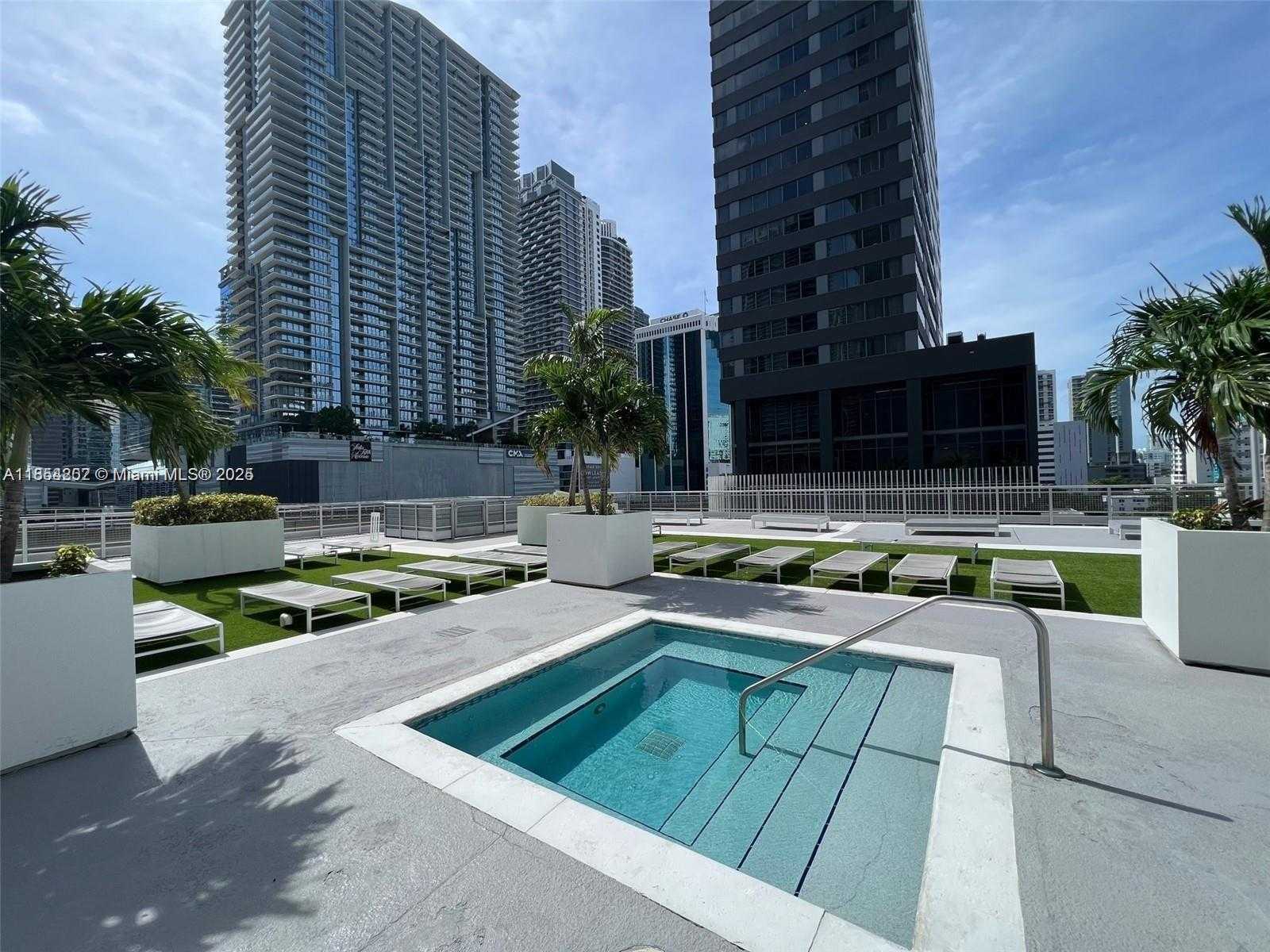 Small Image of 690 SOUTH WEST 1ST CT #1032, Miami Number 5