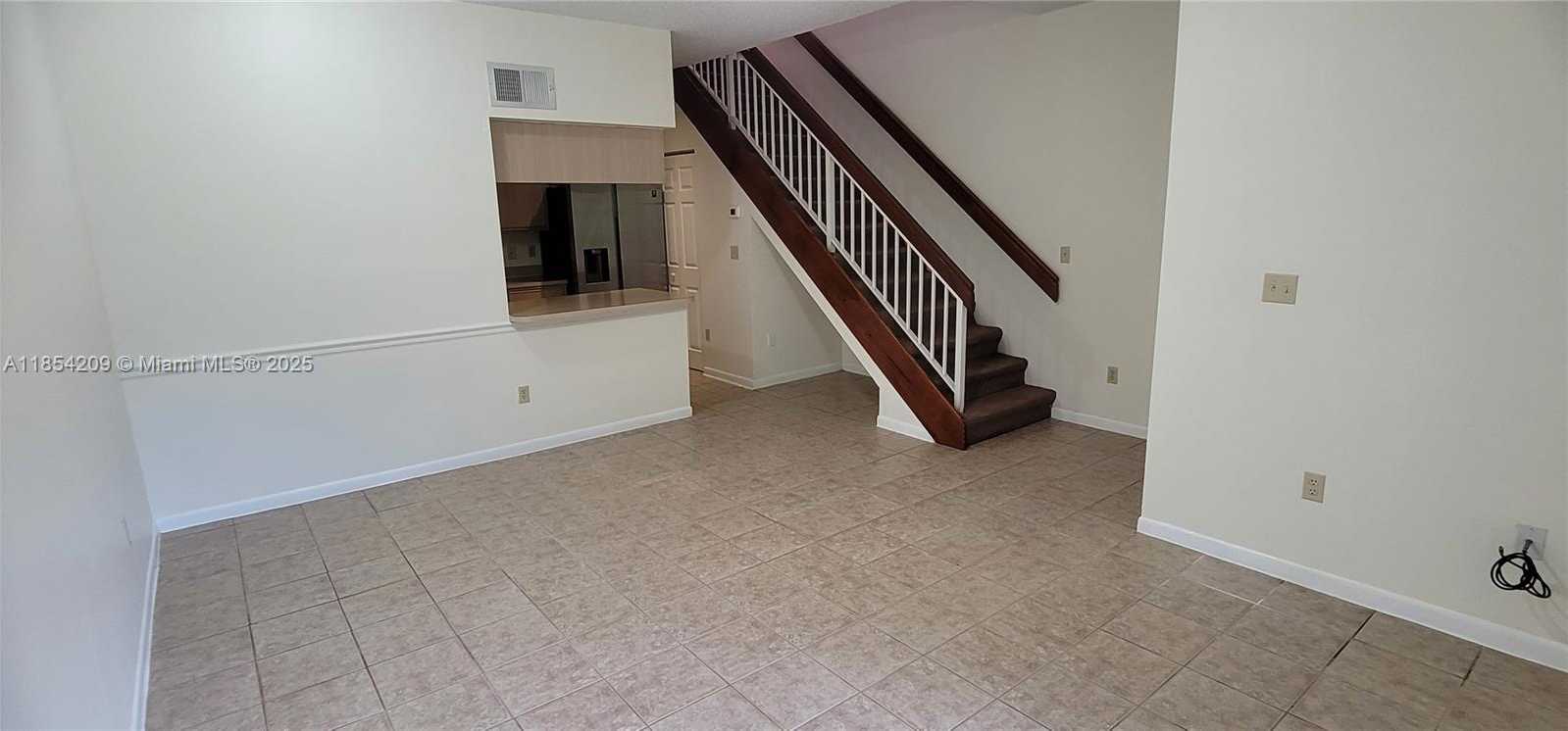 Small Image of 18342 NORTH WEST 68TH AVE #L, Hialeah Number 12