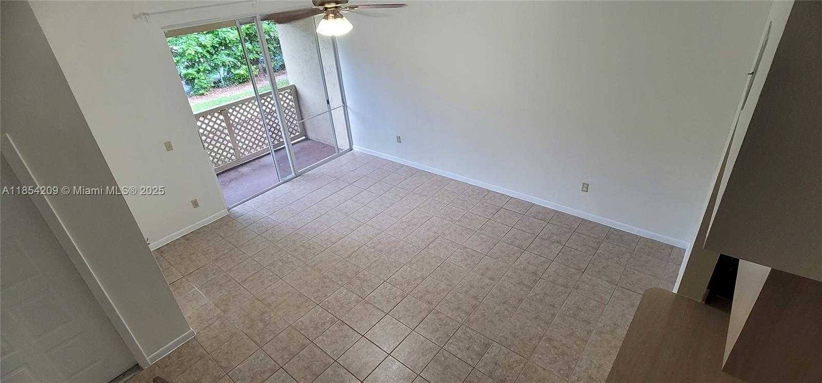Small Image of 18342 NORTH WEST 68TH AVE #L, Hialeah Number 13