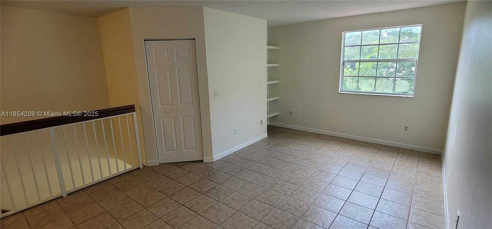 Small Image of 18342 NORTH WEST 68TH AVE #L, Hialeah Number 16