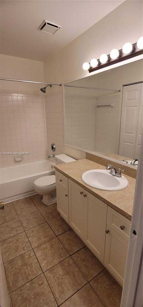 Small Image of 18342 NORTH WEST 68TH AVE #L, Hialeah Number 19