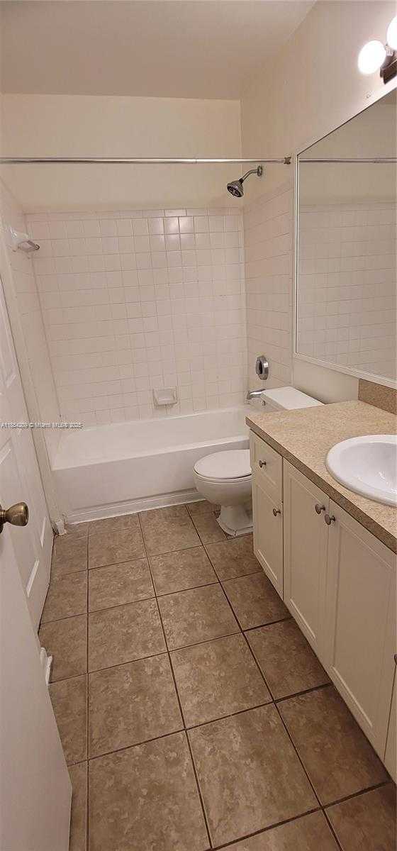 Small Image of 18342 NORTH WEST 68TH AVE #L, Hialeah Number 20