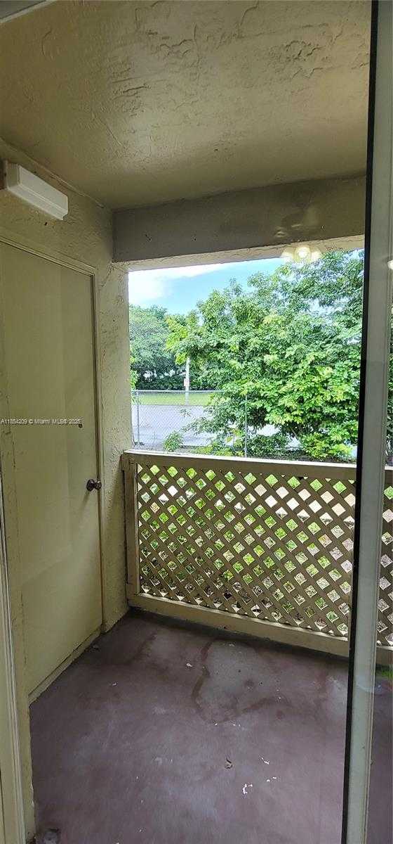 Small Image of 18342 NORTH WEST 68TH AVE #L, Hialeah Number 3