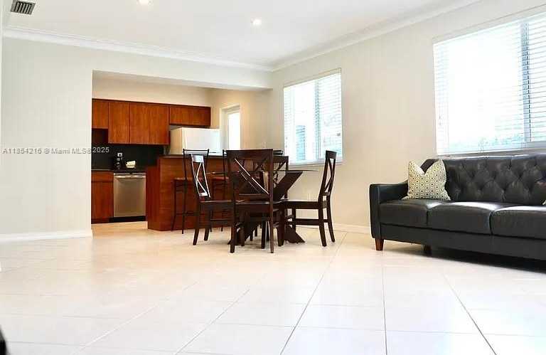 Small Image of 349 SANTANDER AVE, Coral Gables Number 3