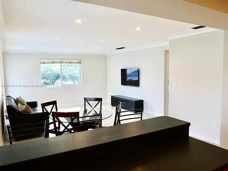 Small Image of 349 SANTANDER AVE, Coral Gables Number 4