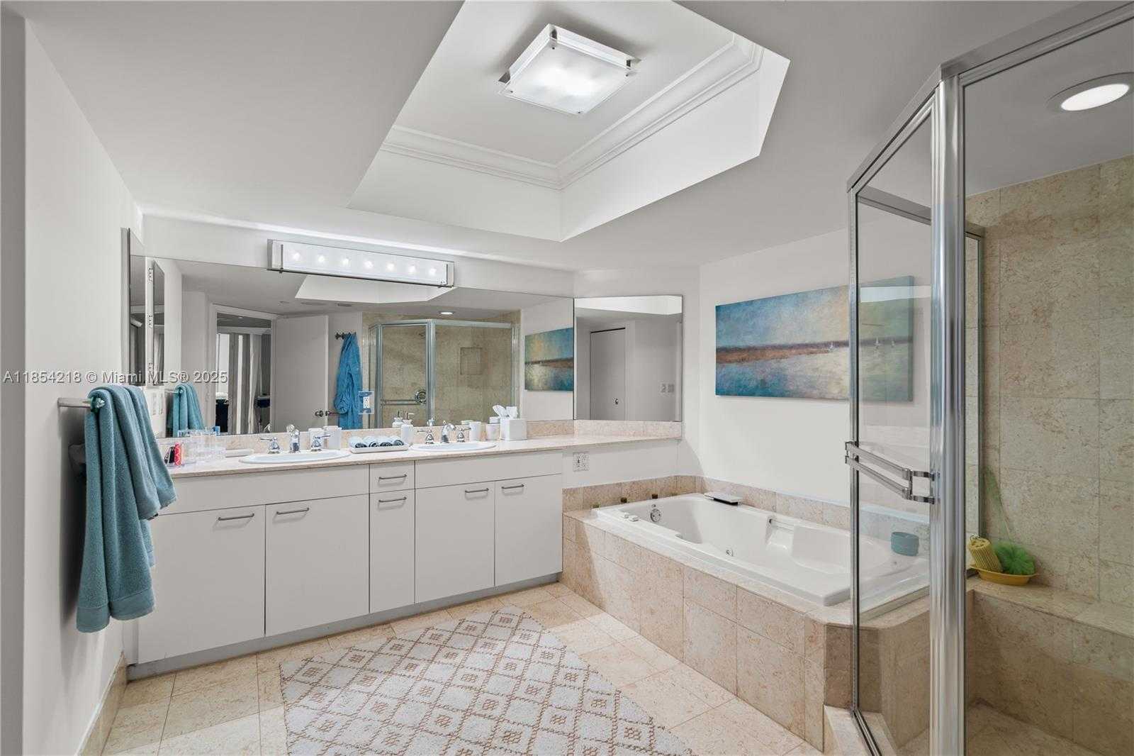 Small Image of Aventura Number 19