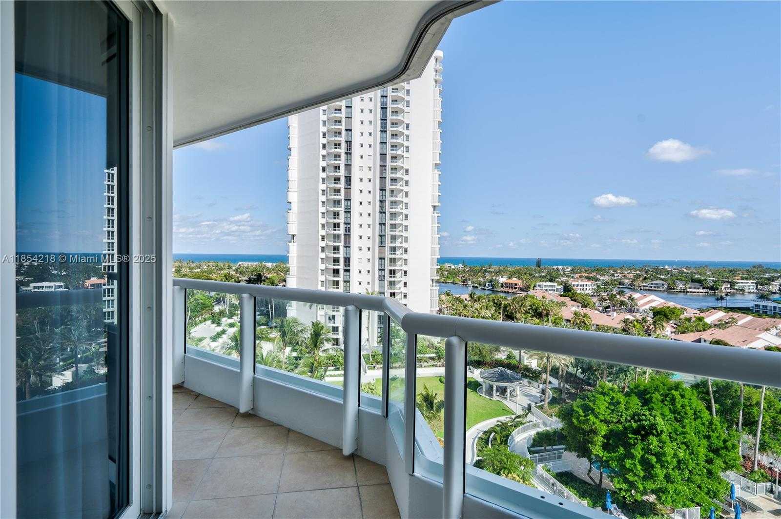 Small Image of Aventura Number 27