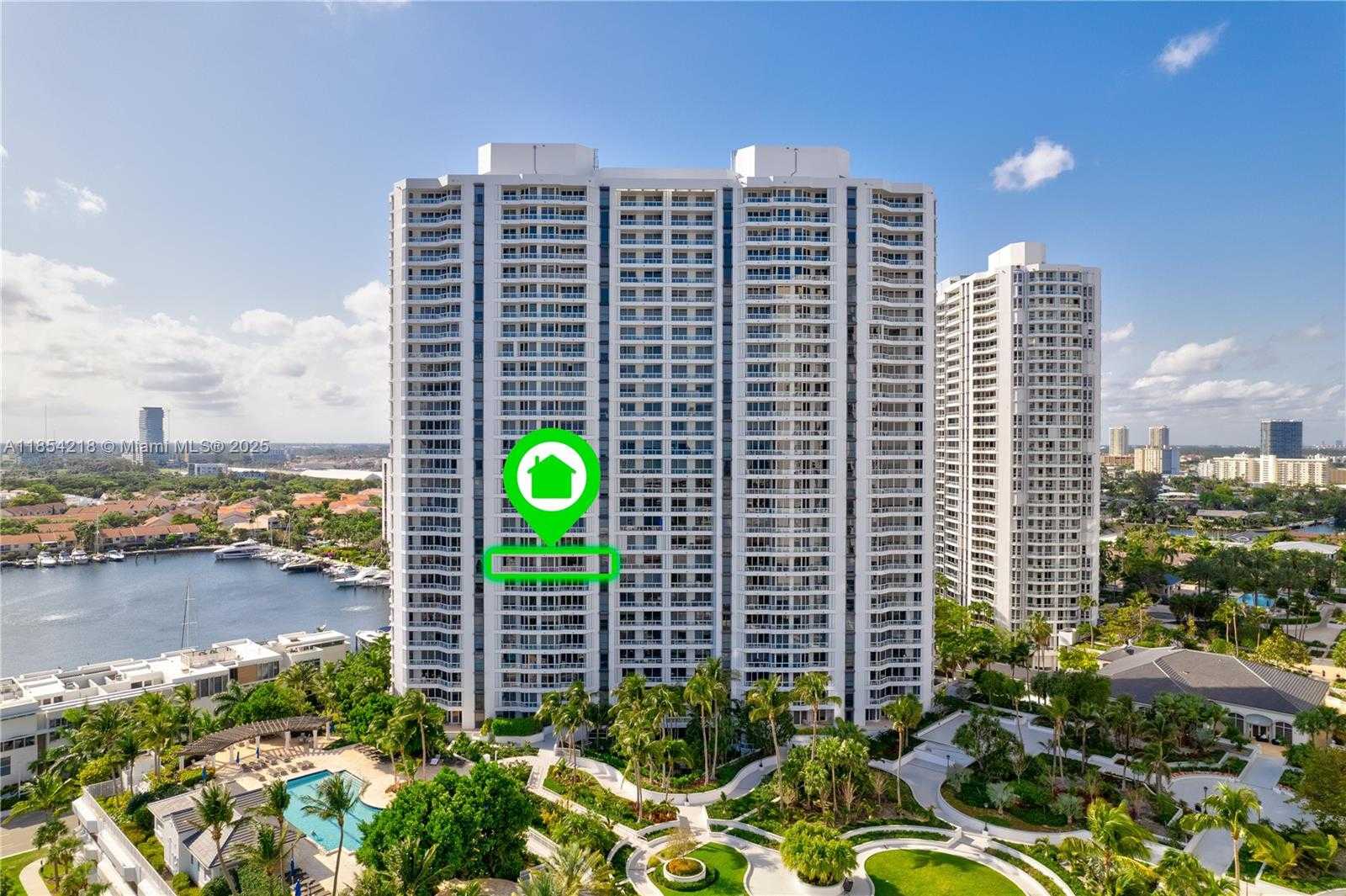 Small Image of Aventura Number 30