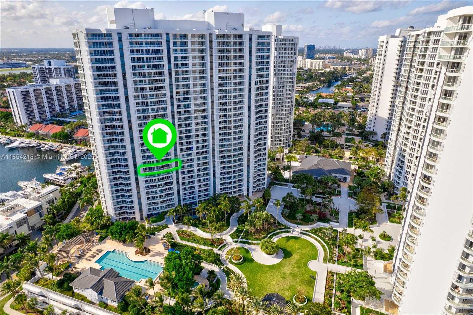 Small Image of Aventura Number 31