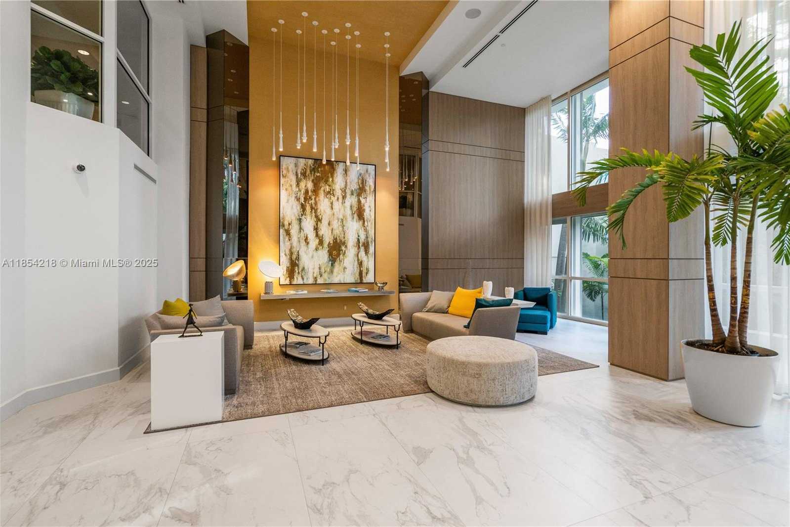 Small Image of Aventura Number 34