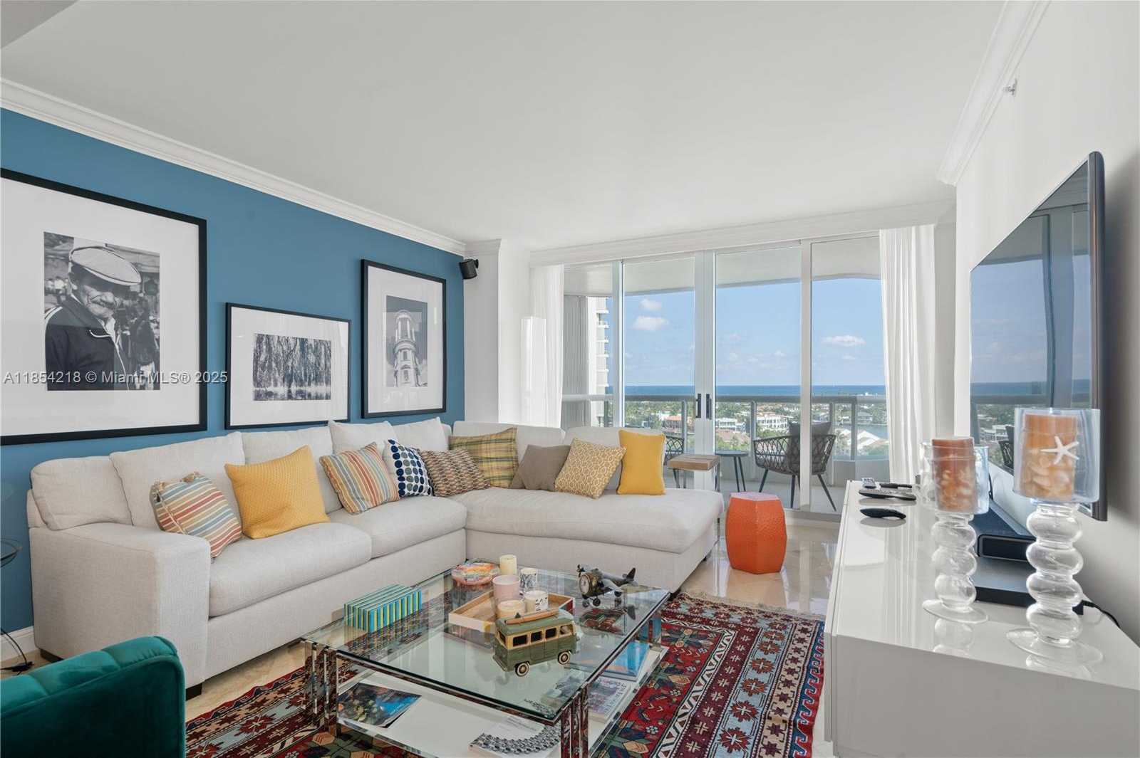 Small Image of Aventura Number 6