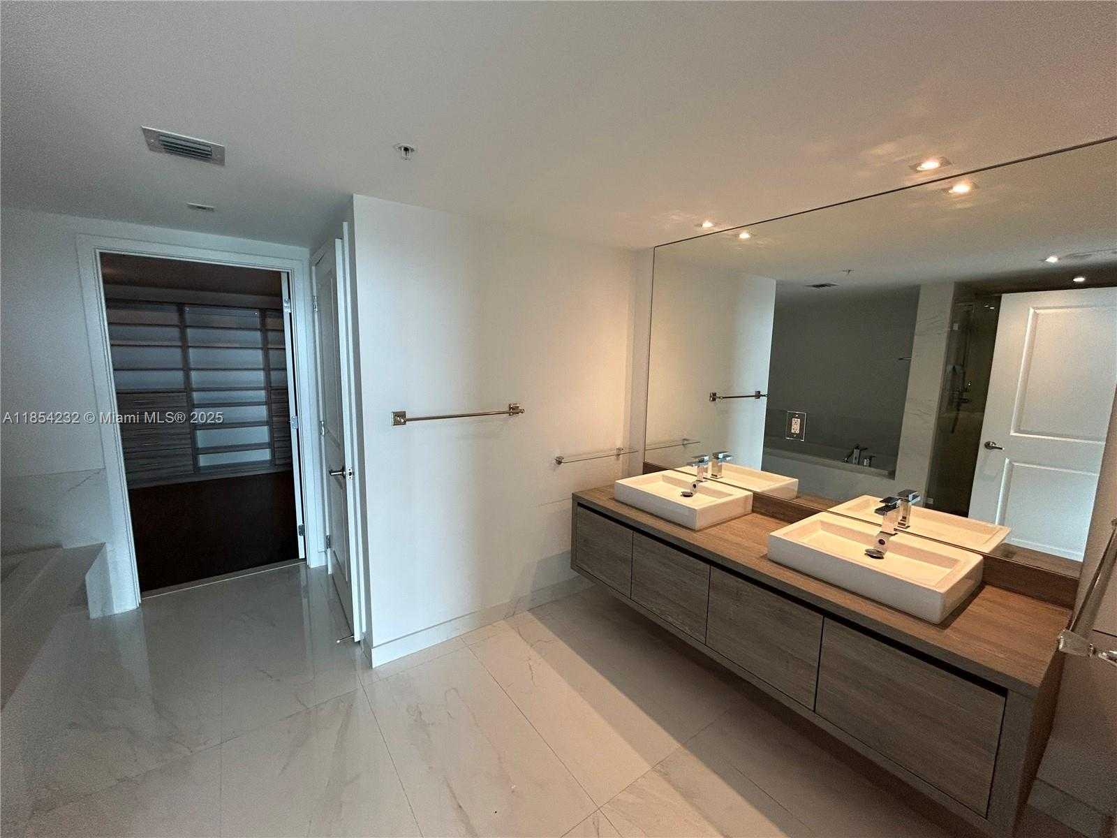Small Image of 400 SUNNY ISLES BLVD #2007, Sunny Isles Beach Number 13