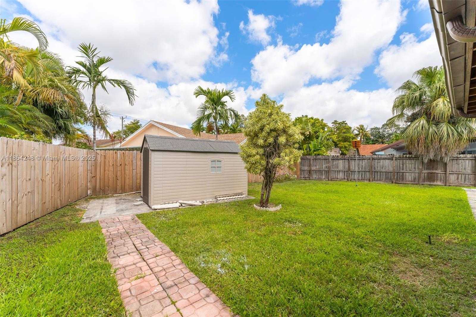 Small Image of 9130 SOUTH WEST 101ST AVE, Miami Number 28