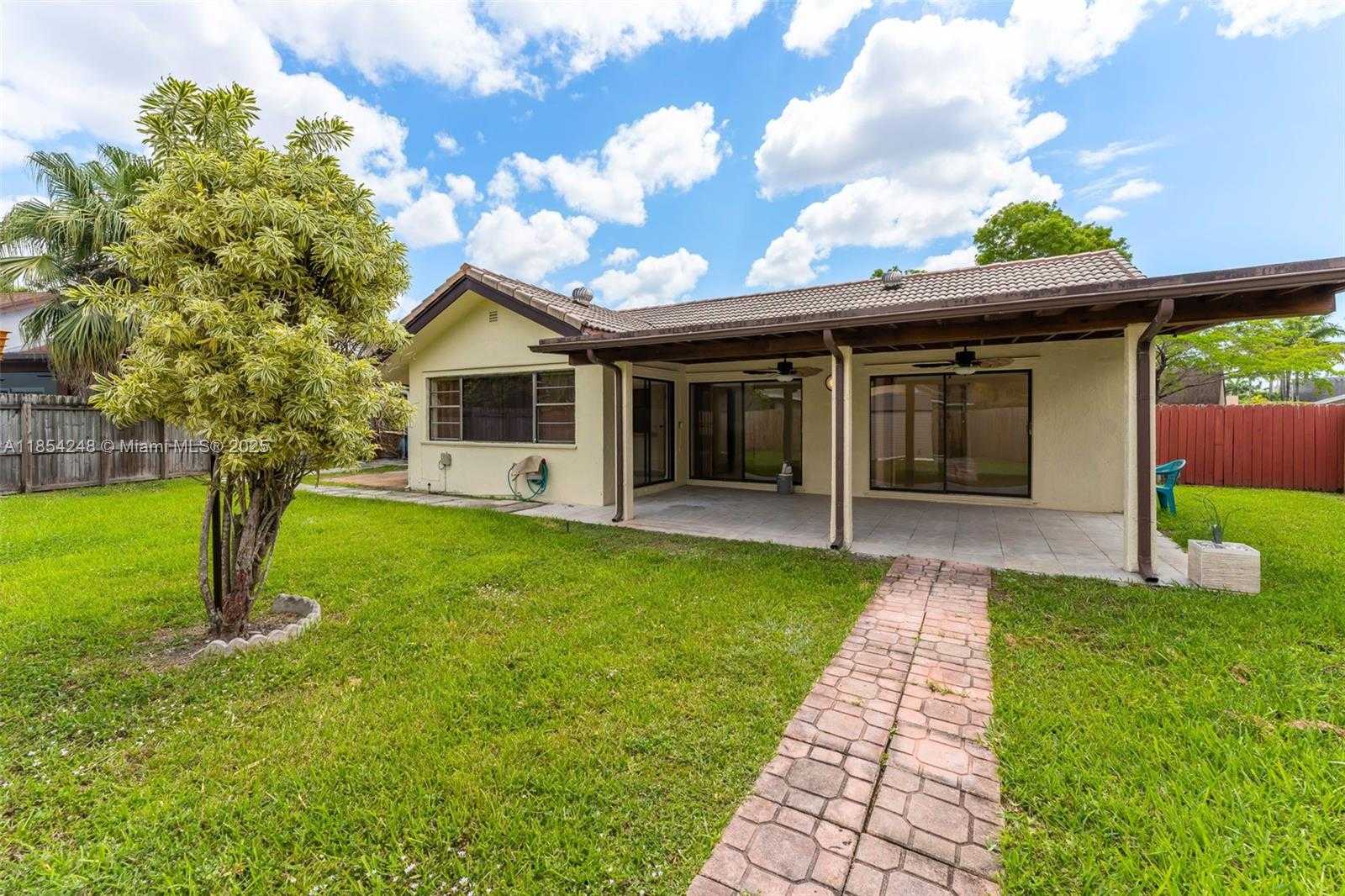 Small Image of 9130 SOUTH WEST 101ST AVE, Miami Number 29