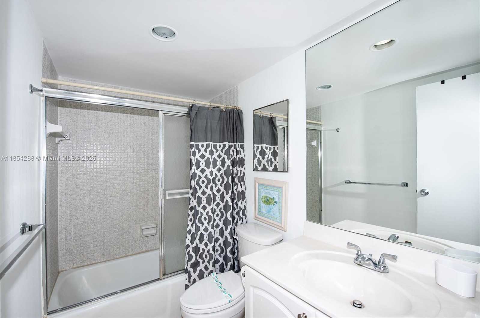 Small Image of 3901 OCEAN DR #9P, Hollywood Number 14