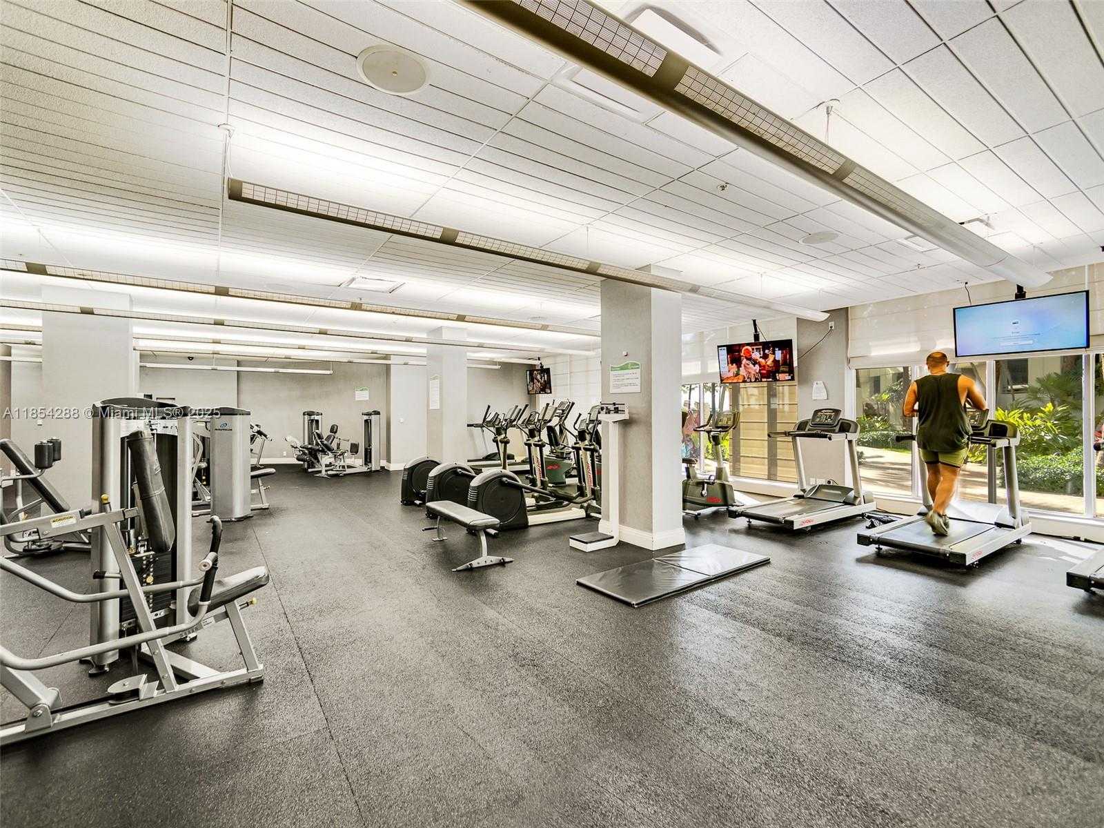 Small Image of 3901 OCEAN DR #9P, Hollywood Number 25