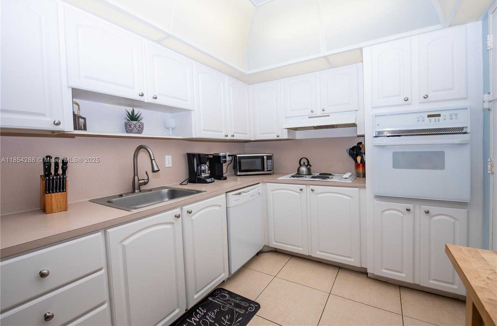 Small Image of 3901 OCEAN DR #9P, Hollywood Number 7