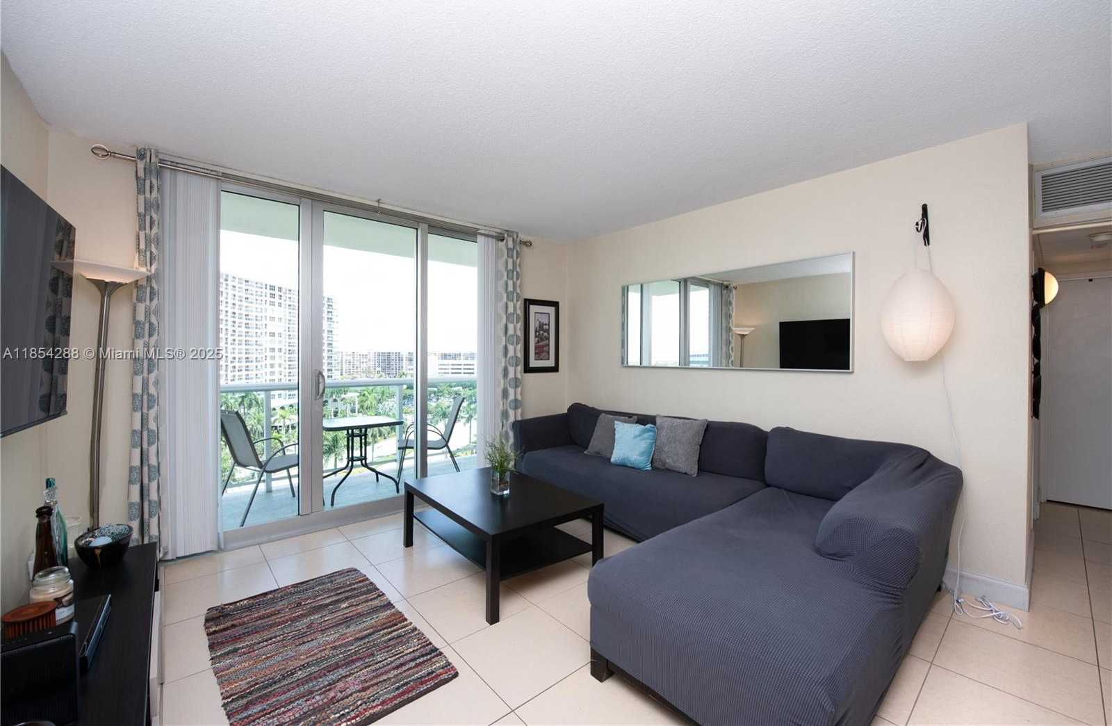 Small Image of 3901 OCEAN DR #9P, Hollywood Number 9