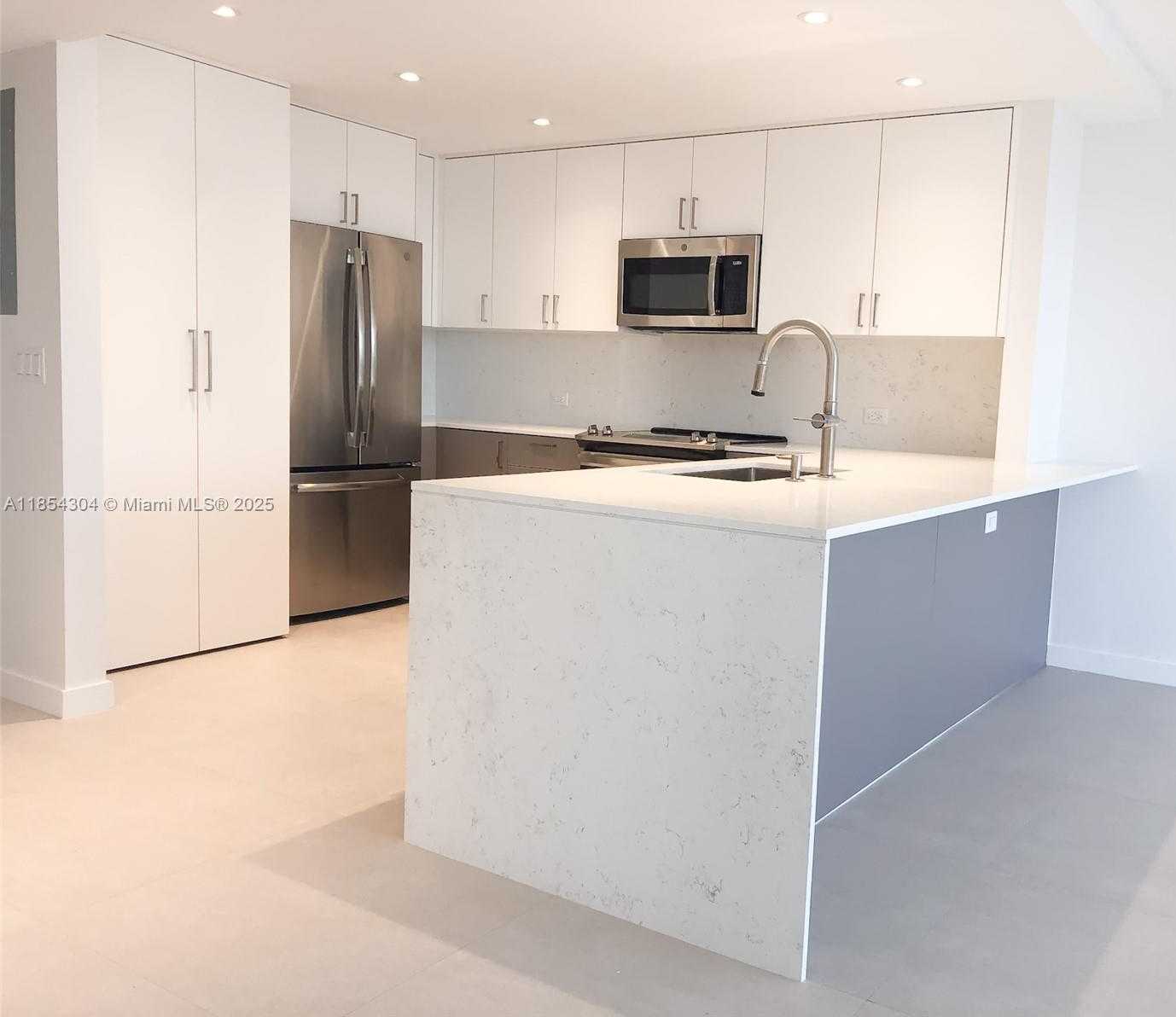Small Image of 1901 BRICKELL AVE #B1802, Miami Number 2