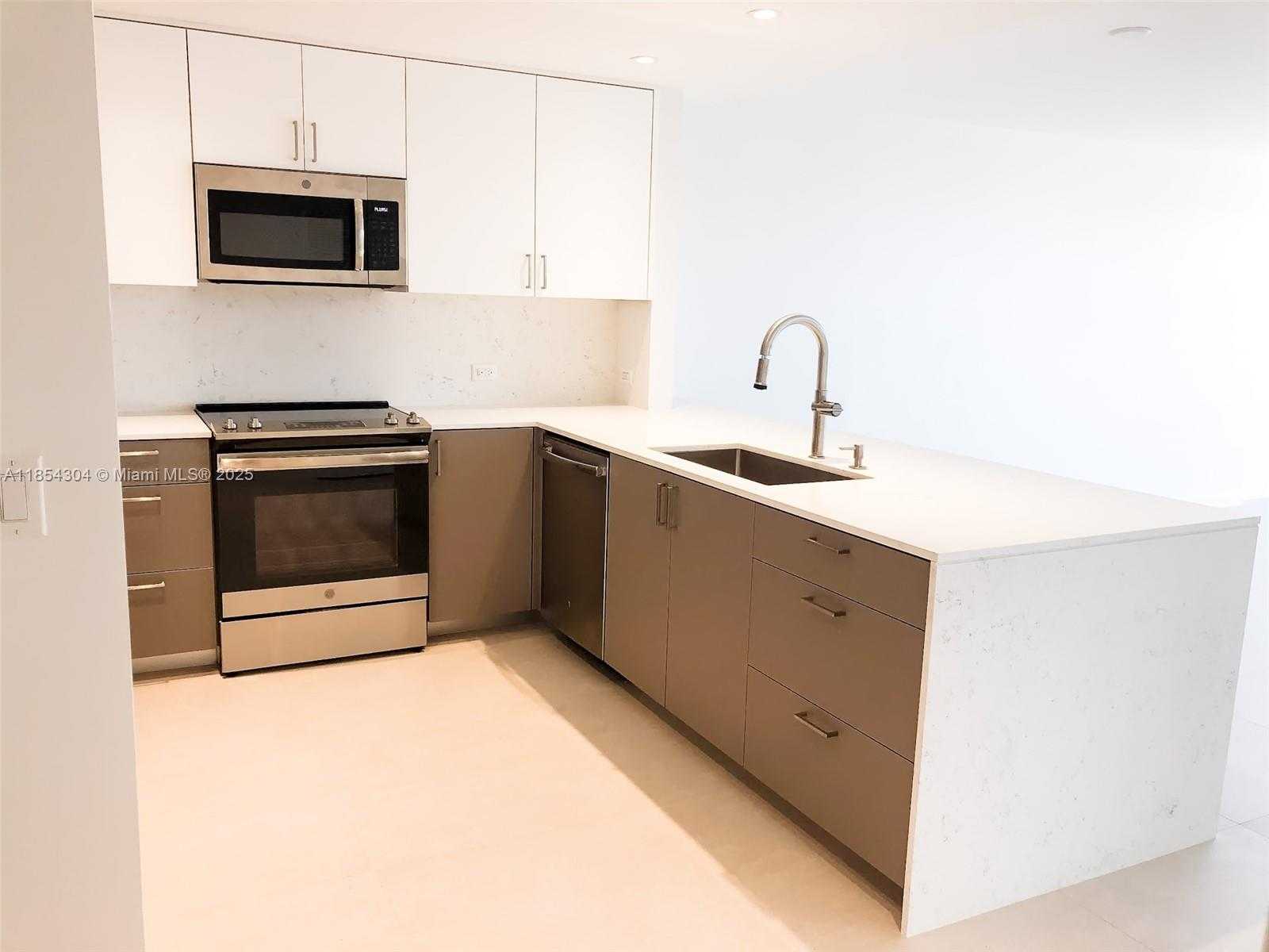 Small Image of 1901 BRICKELL AVE #B1802, Miami Number 3