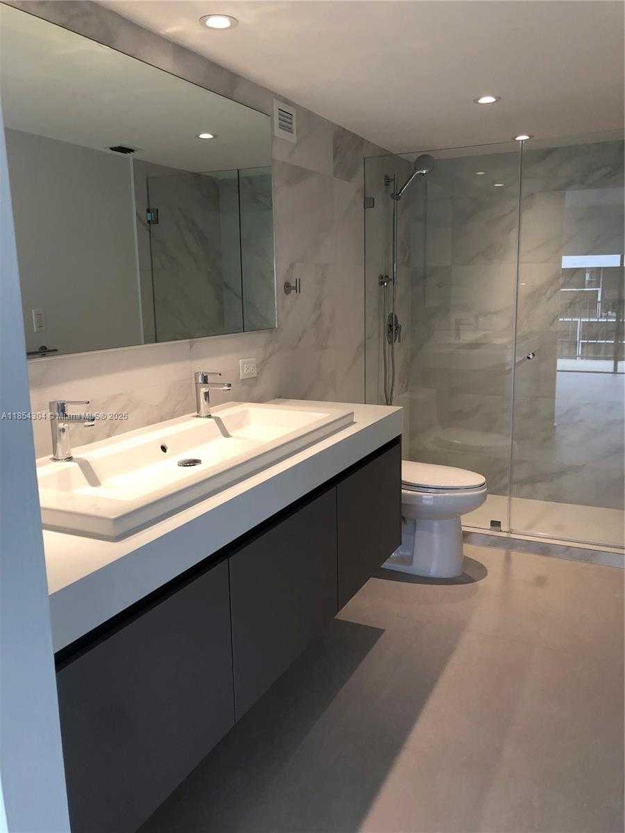 Small Image of 1901 BRICKELL AVE #B1802, Miami Number 9