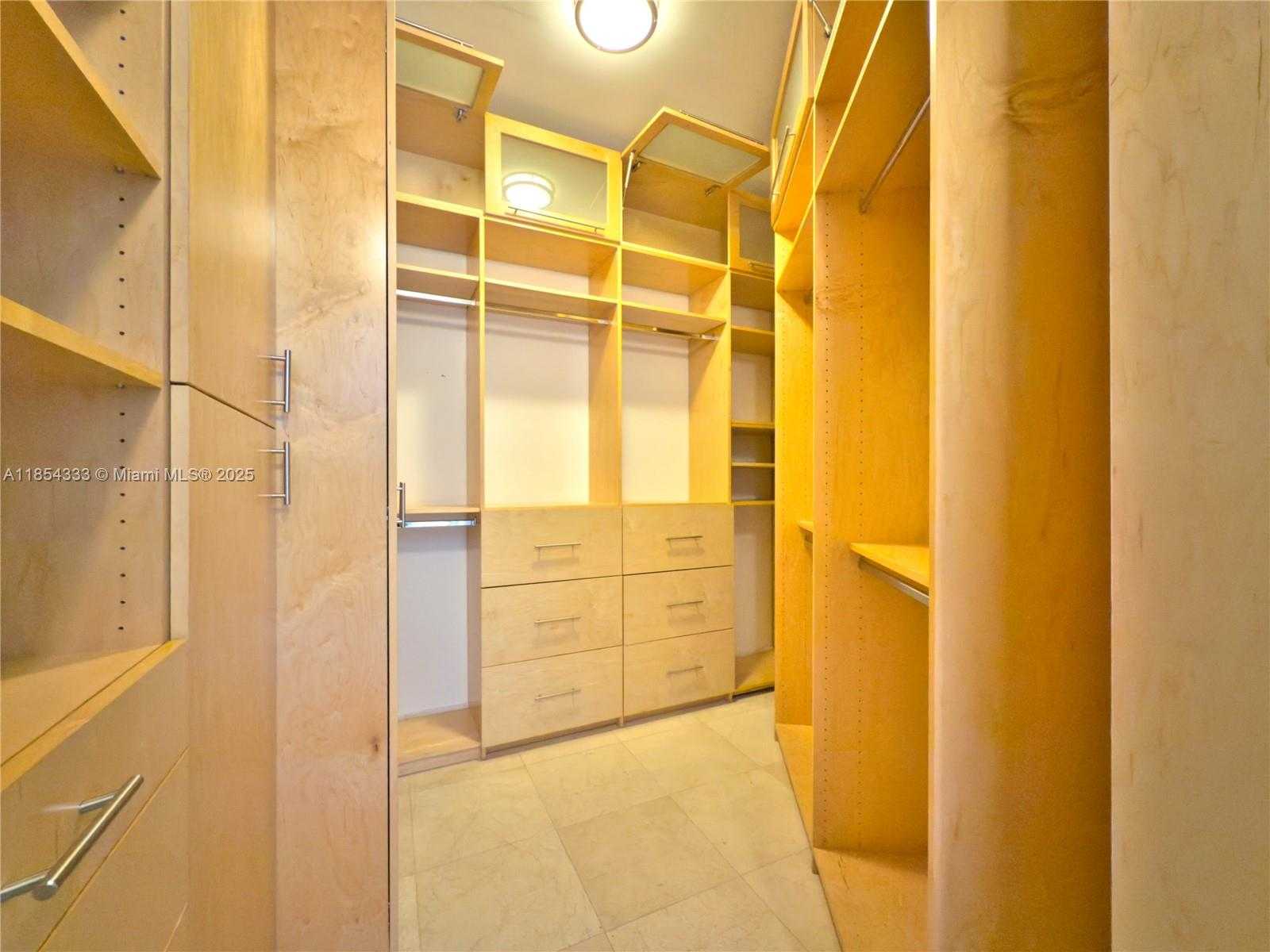 Small Image of 848 BRICKELL KEY DR #306, Miami Number 15