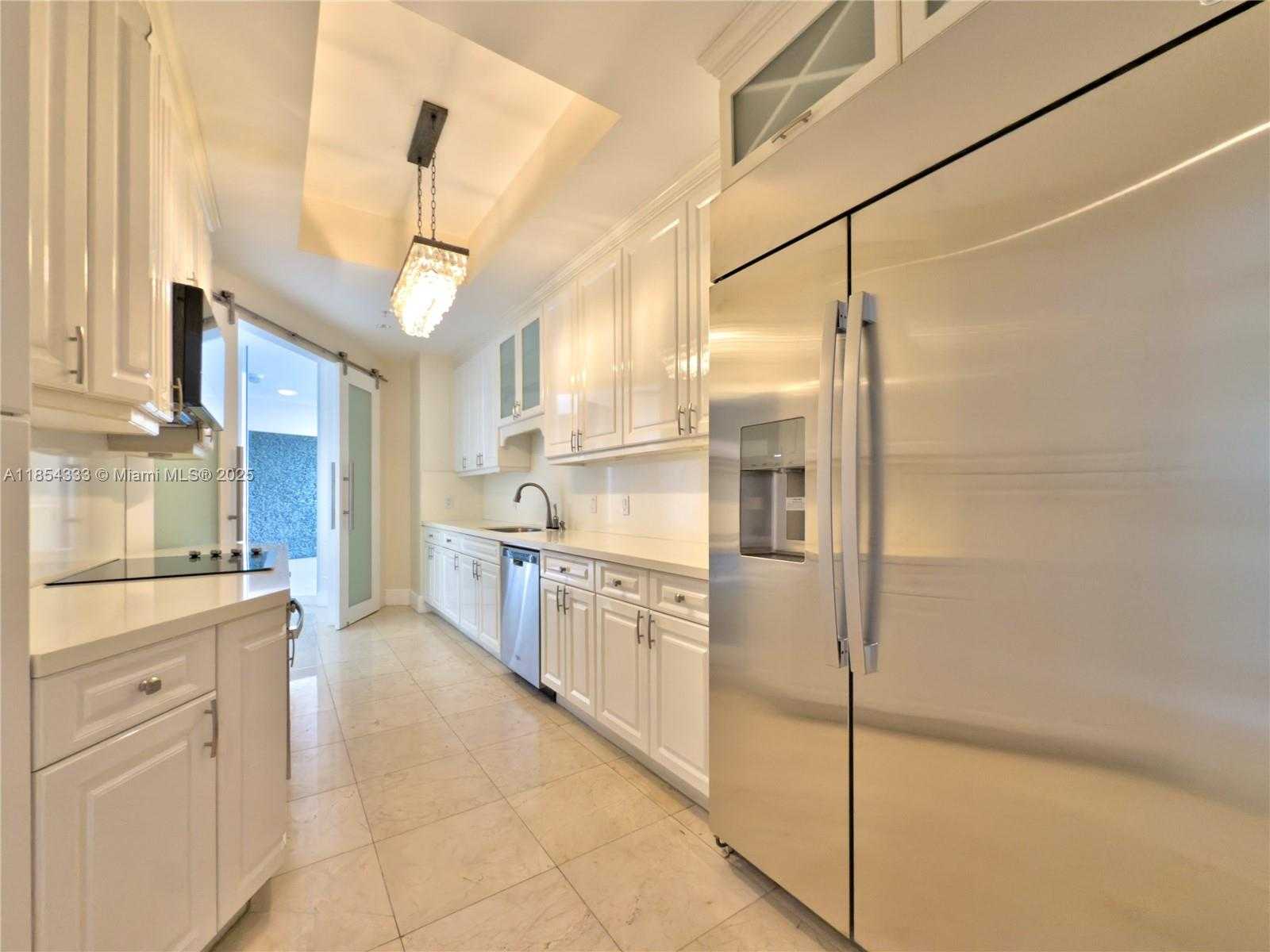 Small Image of 848 BRICKELL KEY DR #306, Miami Number 27