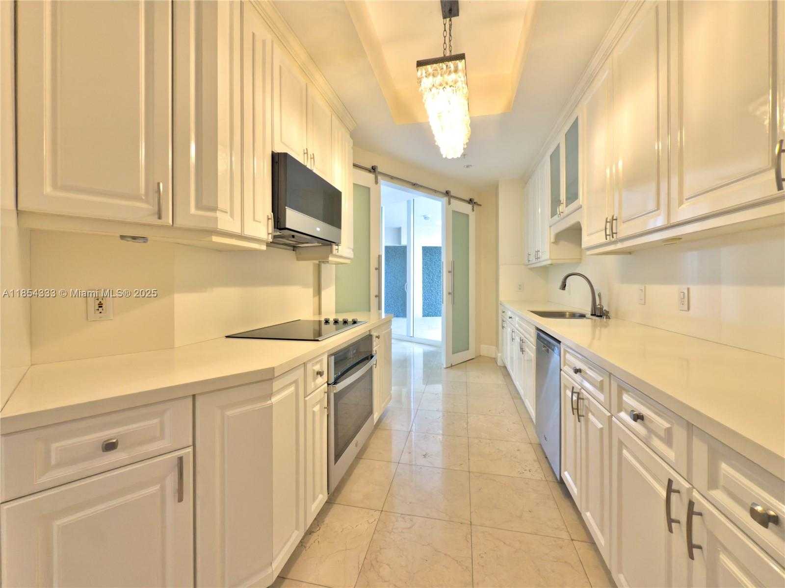 Small Image of 848 BRICKELL KEY DR #306, Miami Number 28