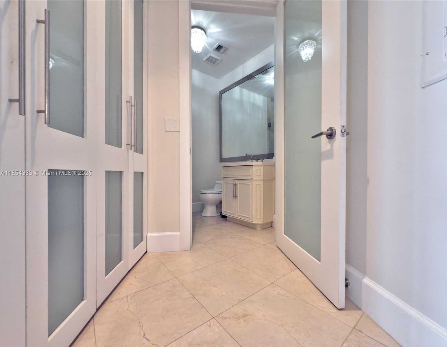 Small Image of 848 BRICKELL KEY DR #306, Miami Number 29