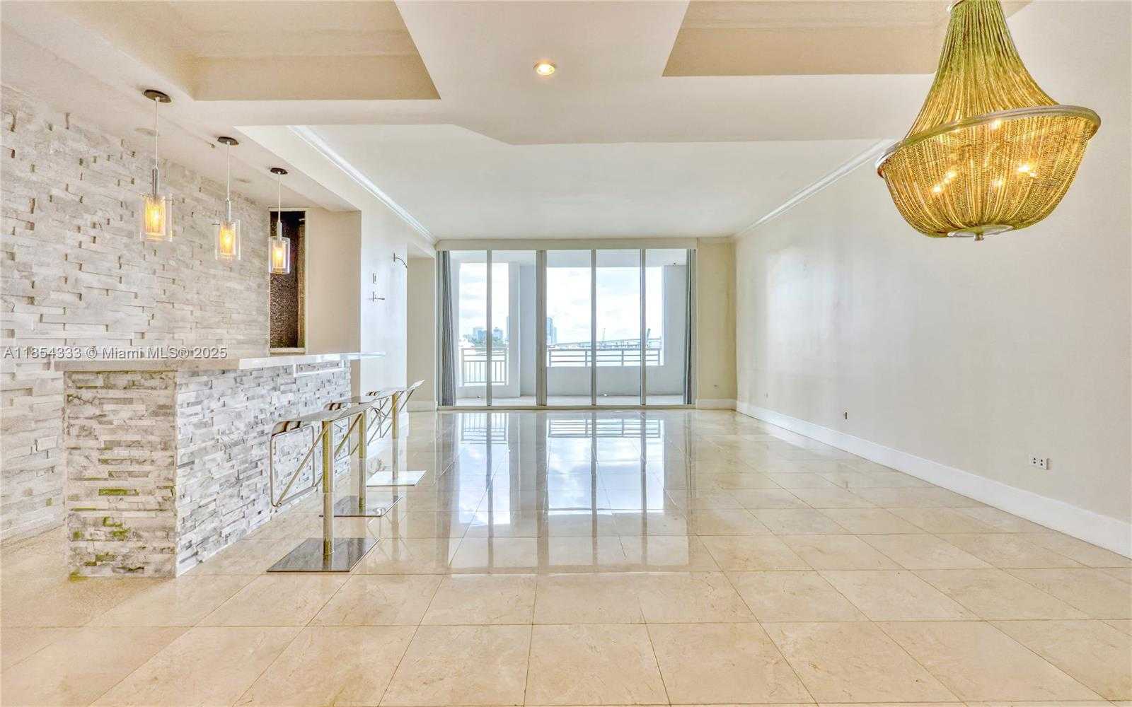 Small Image of 848 BRICKELL KEY DR #306, Miami Number 3