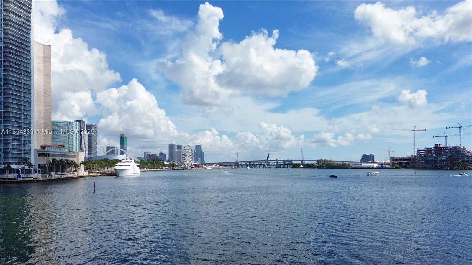 Small Image of 848 BRICKELL KEY DR #306, Miami Number 38