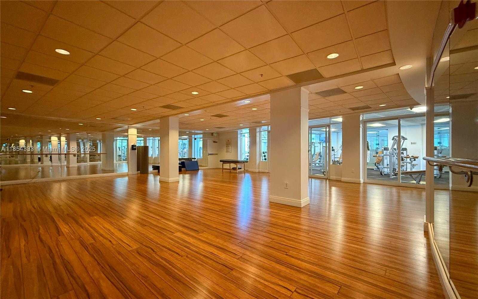 Small Image of 848 BRICKELL KEY DR #306, Miami Number 41