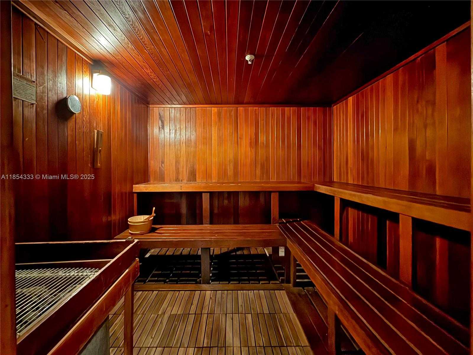 Small Image of 848 BRICKELL KEY DR #306, Miami Number 42