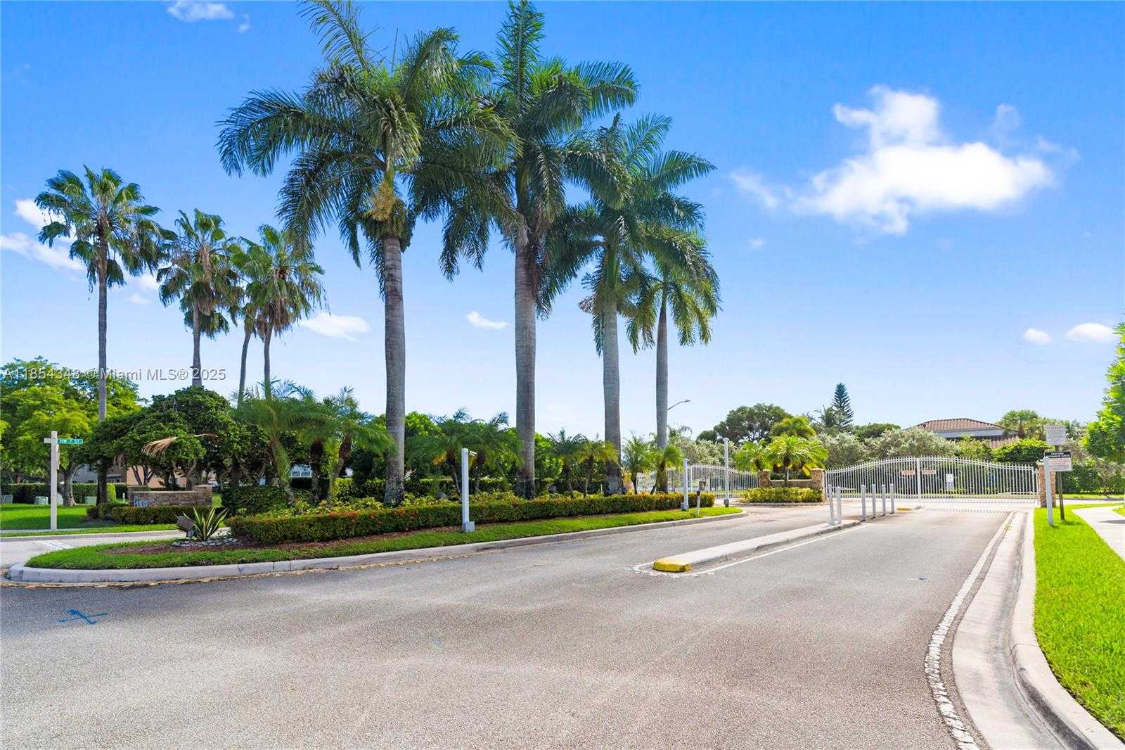 Small Image of 670 NORTH WEST 154TH AVE #., Pembroke Pines Number 2