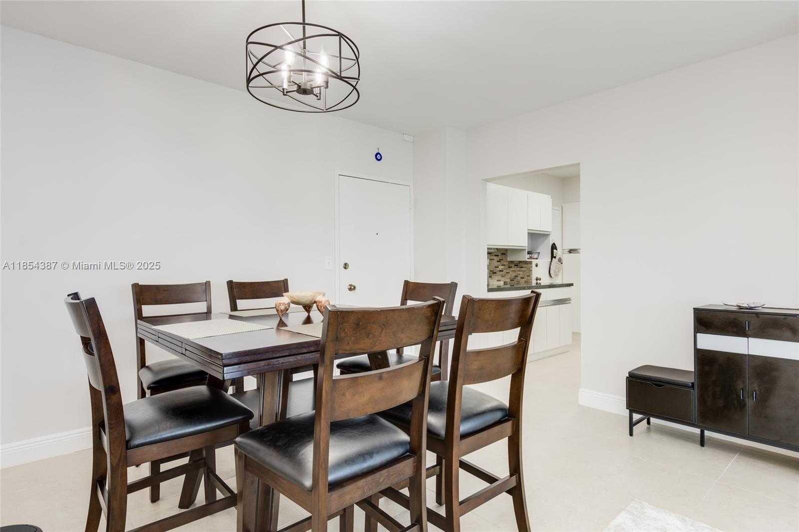Small Image of 500 BAYVIEW DR #1220, Sunny Isles Beach Number 11
