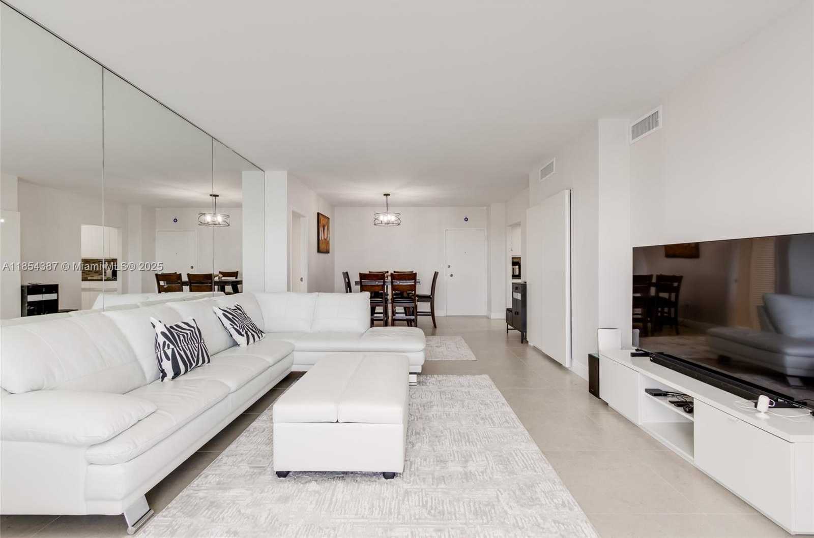 Small Image of 500 BAYVIEW DR #1220, Sunny Isles Beach Number 22