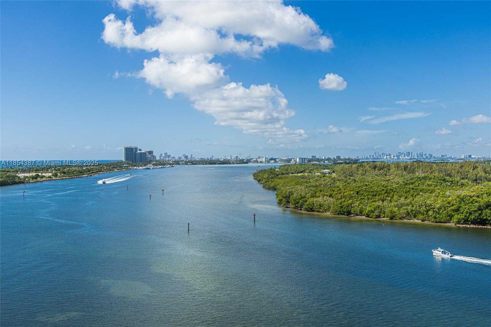 Small Image of 500 BAYVIEW DR #1220, Sunny Isles Beach Number 5