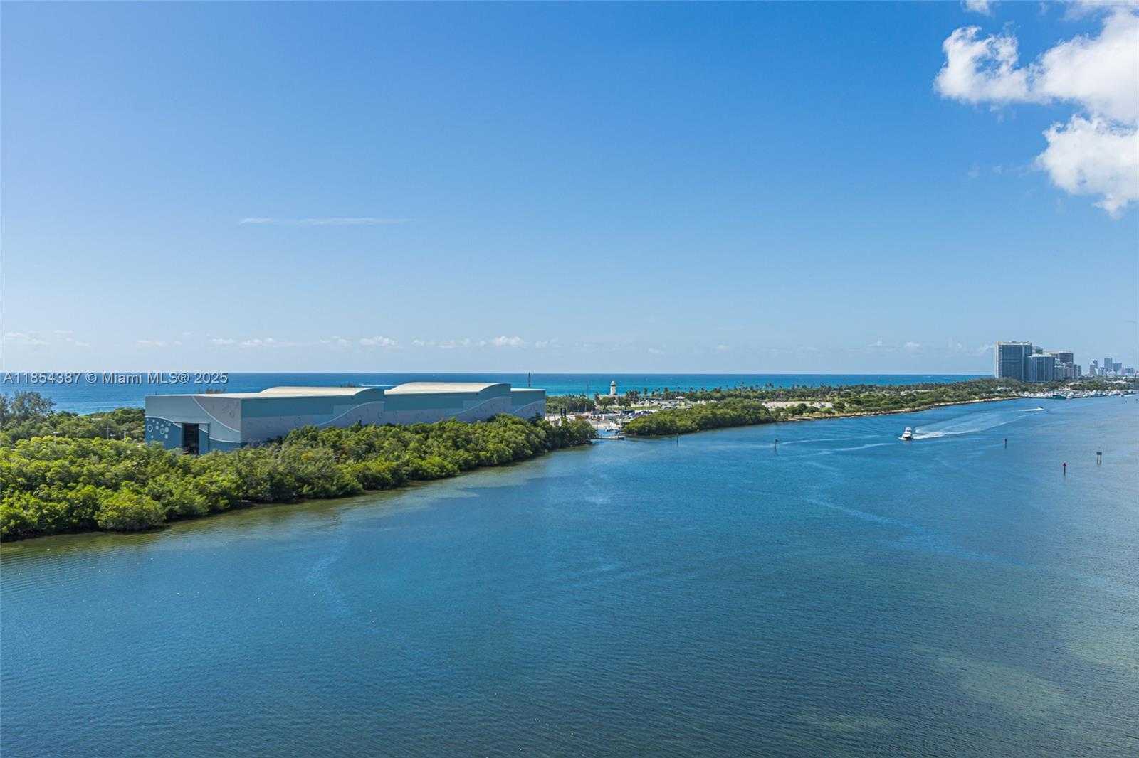 Small Image of 500 BAYVIEW DR #1220, Sunny Isles Beach Number 6