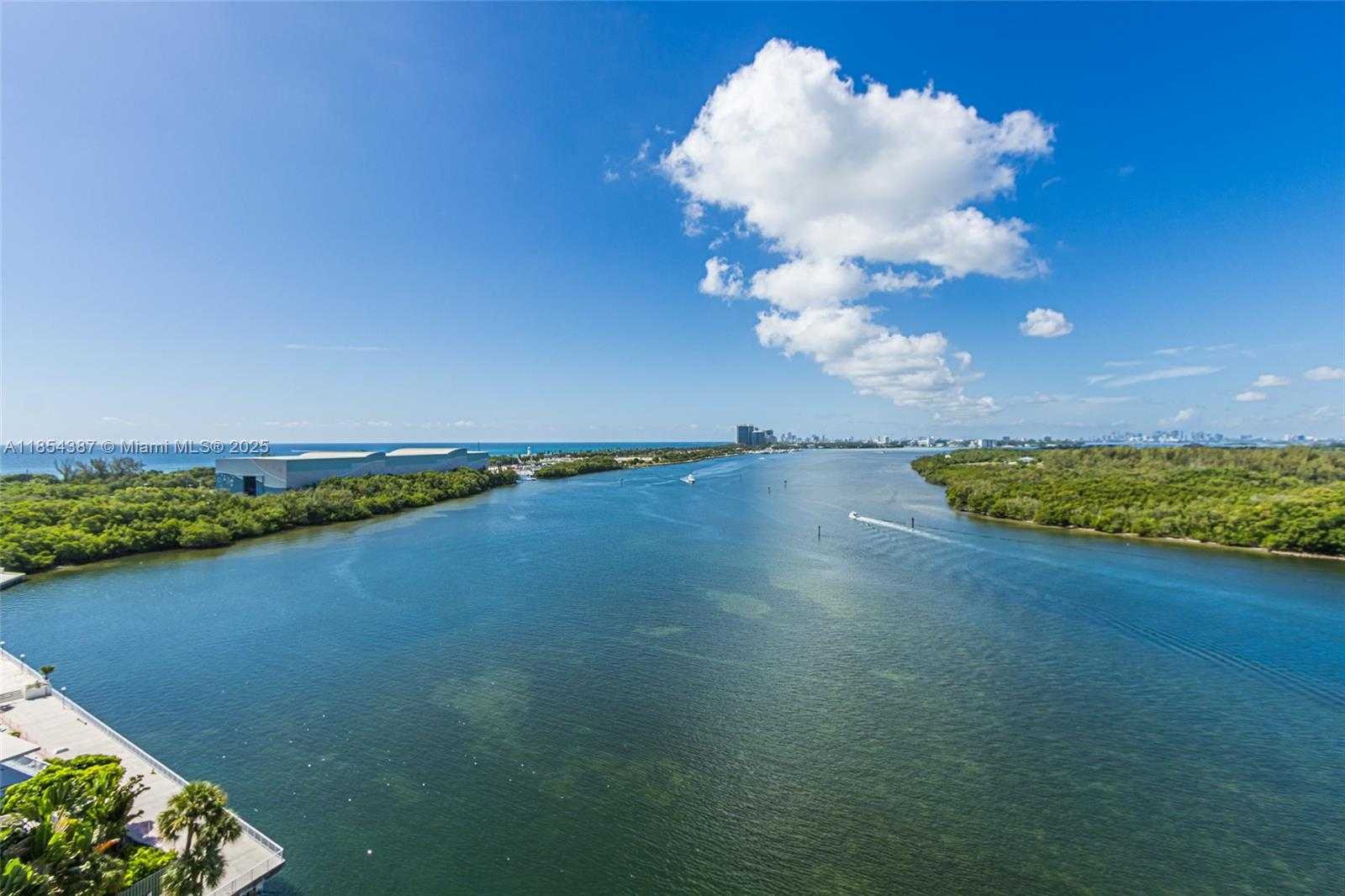 Small Image of 500 BAYVIEW DR #1220, Sunny Isles Beach Number 7