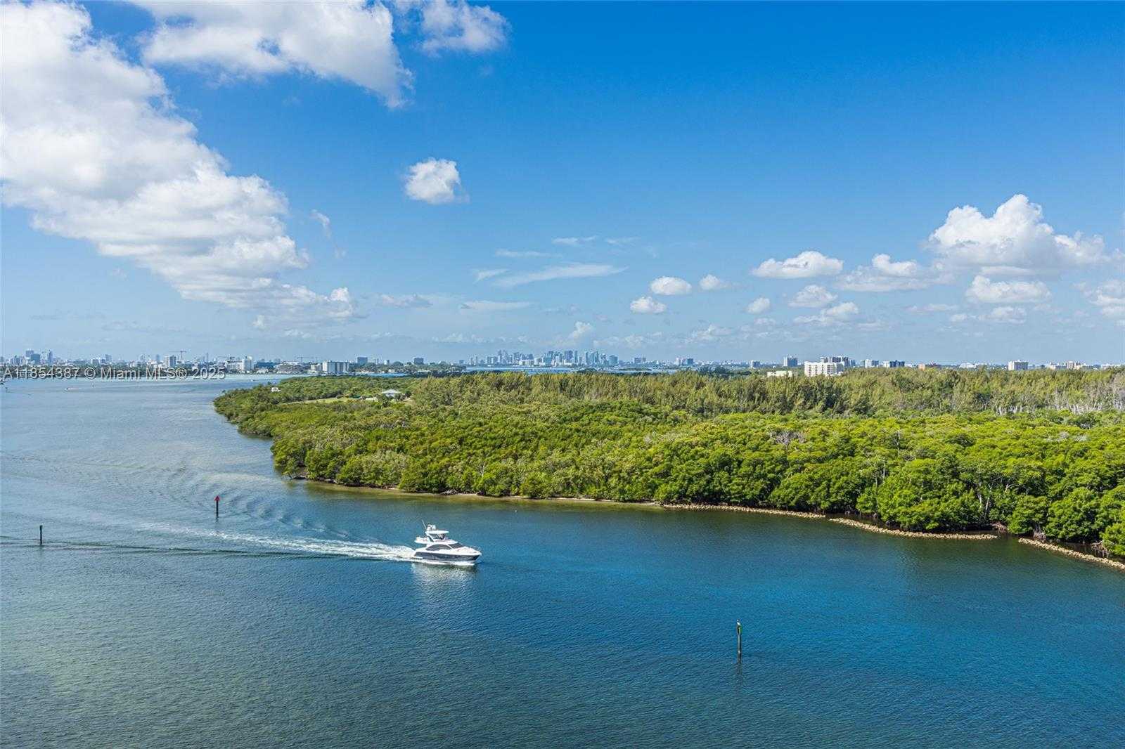 Small Image of 500 BAYVIEW DR #1220, Sunny Isles Beach Number 9