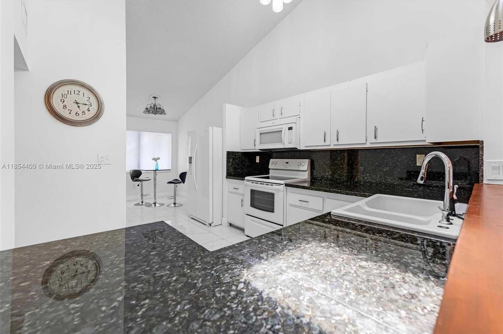 Small Image of 19932 NORTH EAST 5TH CT #2H, Miami Number 10