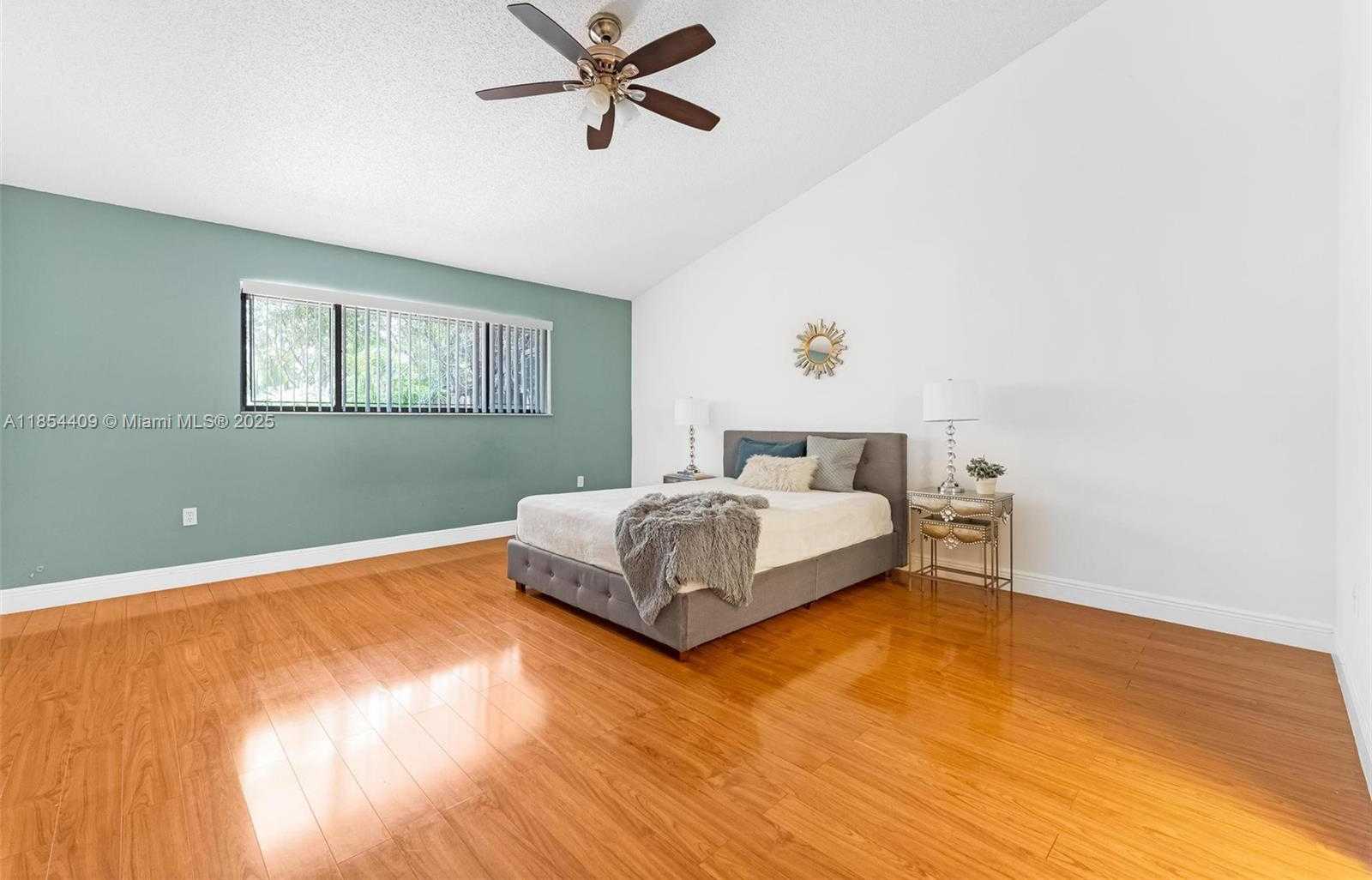 Small Image of 19932 NORTH EAST 5TH CT #2H, Miami Number 12