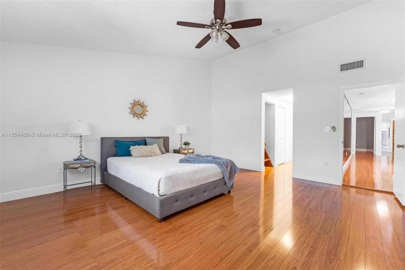 Small Image of 19932 NORTH EAST 5TH CT #2H, Miami Number 13