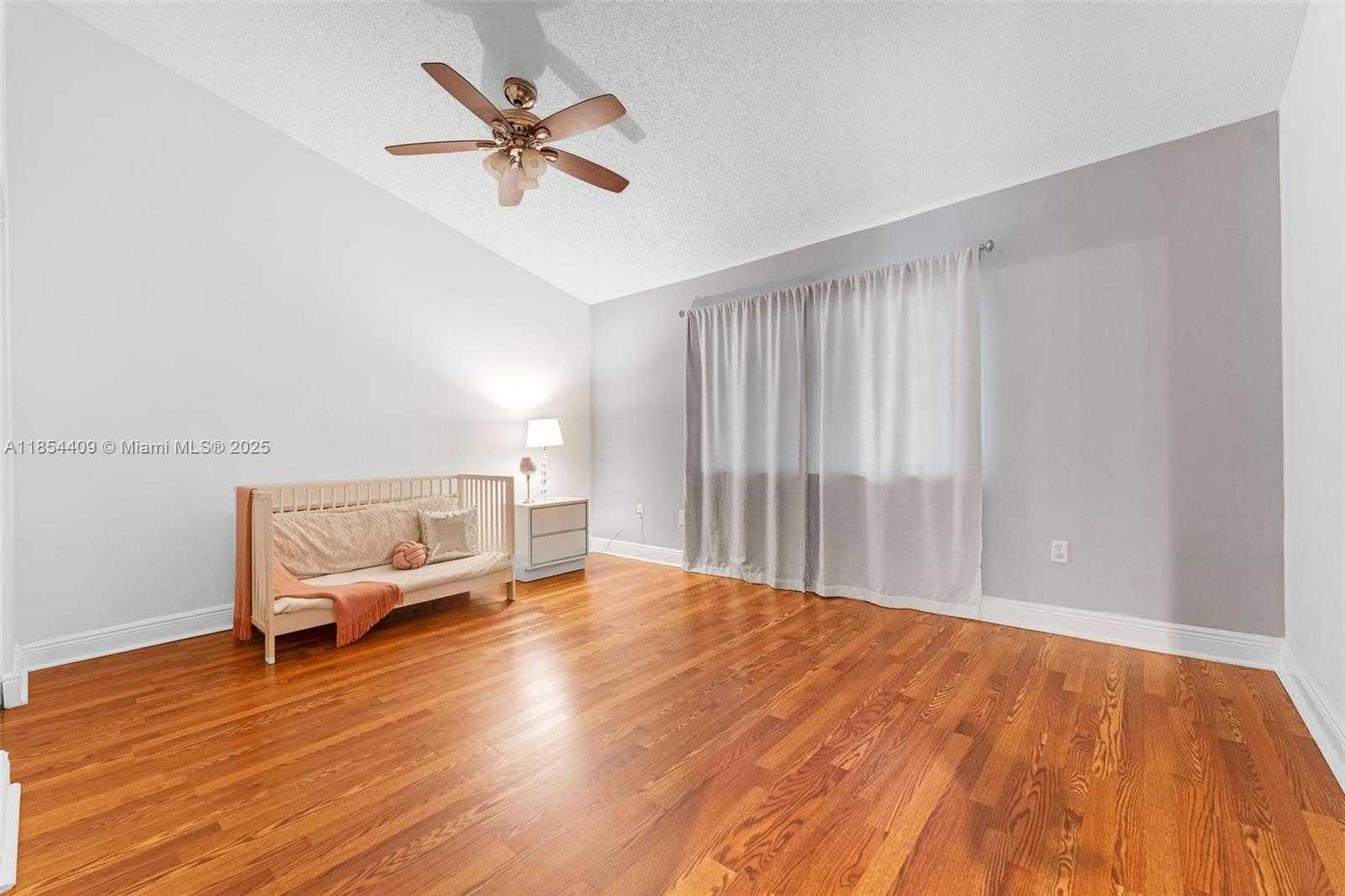 Small Image of 19932 NORTH EAST 5TH CT #2H, Miami Number 15