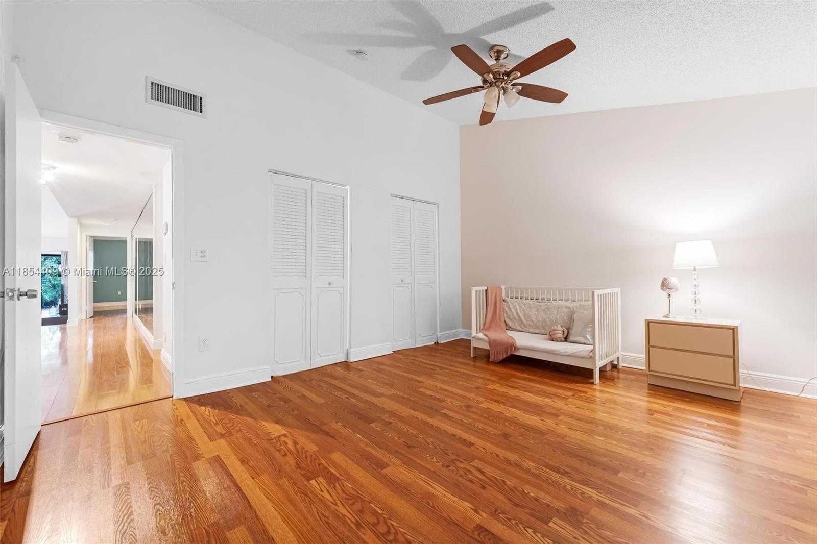 Small Image of 19932 NORTH EAST 5TH CT #2H, Miami Number 16