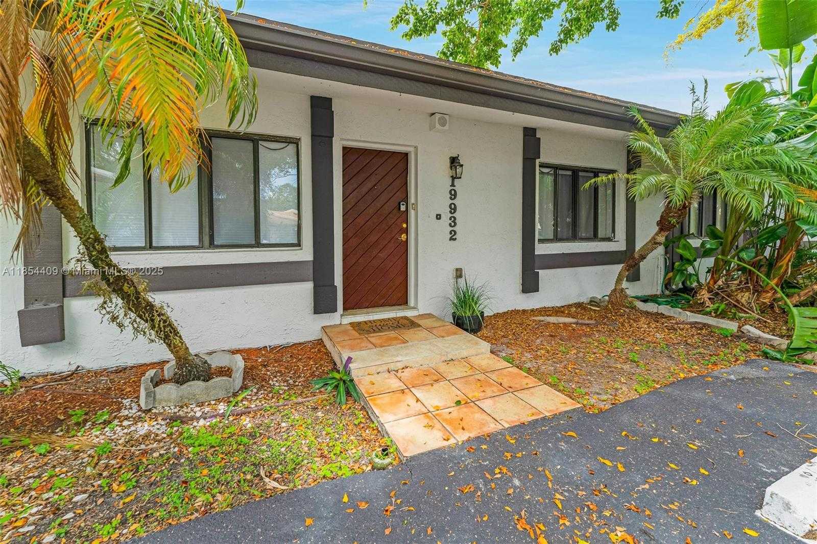 Small Image of 19932 NORTH EAST 5TH CT #2H, Miami Number 3