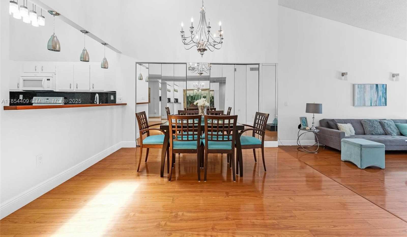 Small Image of 19932 NORTH EAST 5TH CT #2H, Miami Number 31