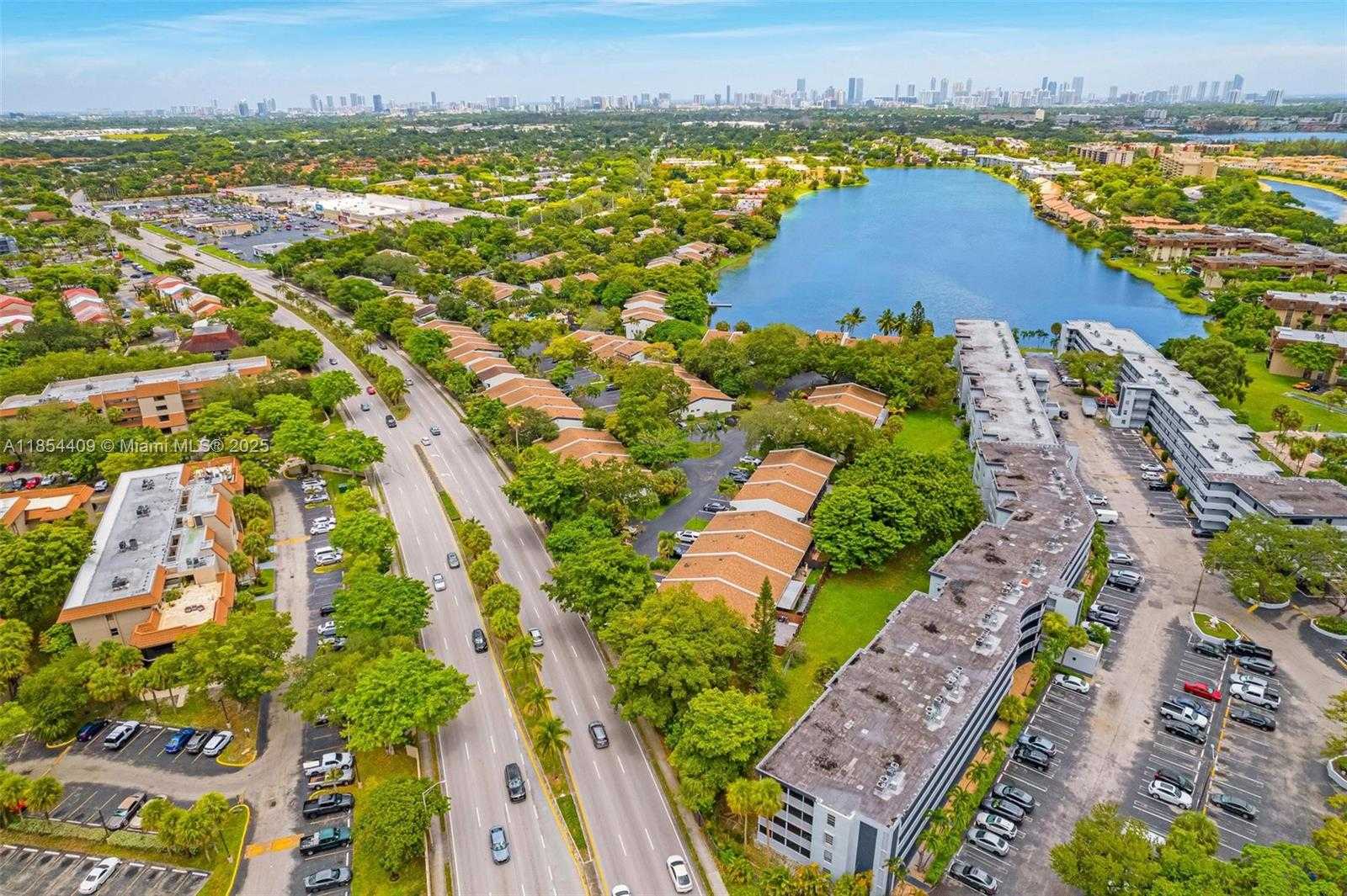 Small Image of 19932 NORTH EAST 5TH CT #2H, Miami Number 37